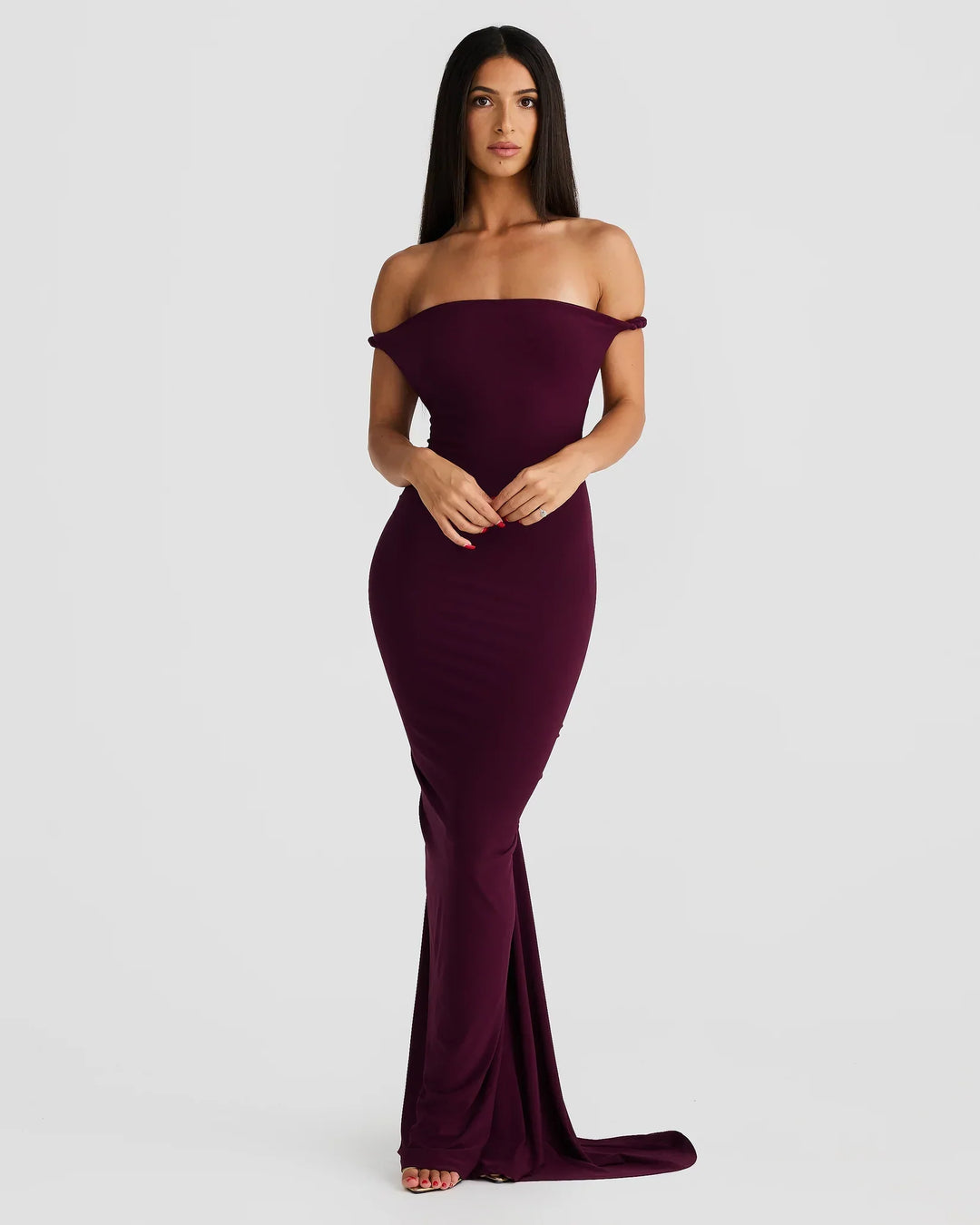 Alina – The Silhouette-Sculpting Evening Gown