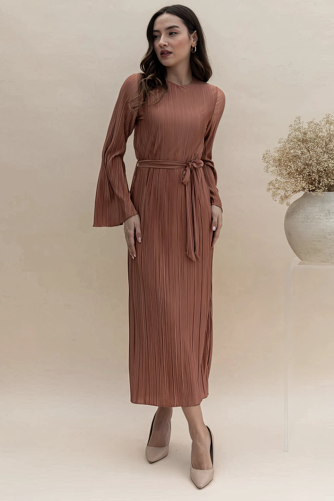 Anastasy – The Elegant Pleats Muse
