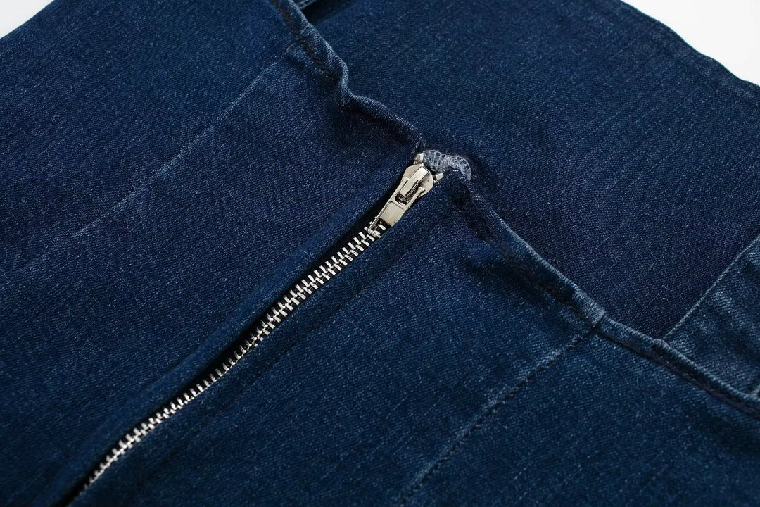 Bluora – The Sculpted Denim Muse