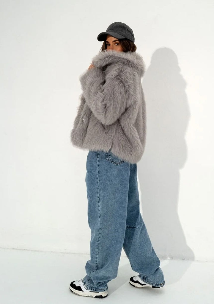 Lilyna – The Luxe Faux Fur Statement