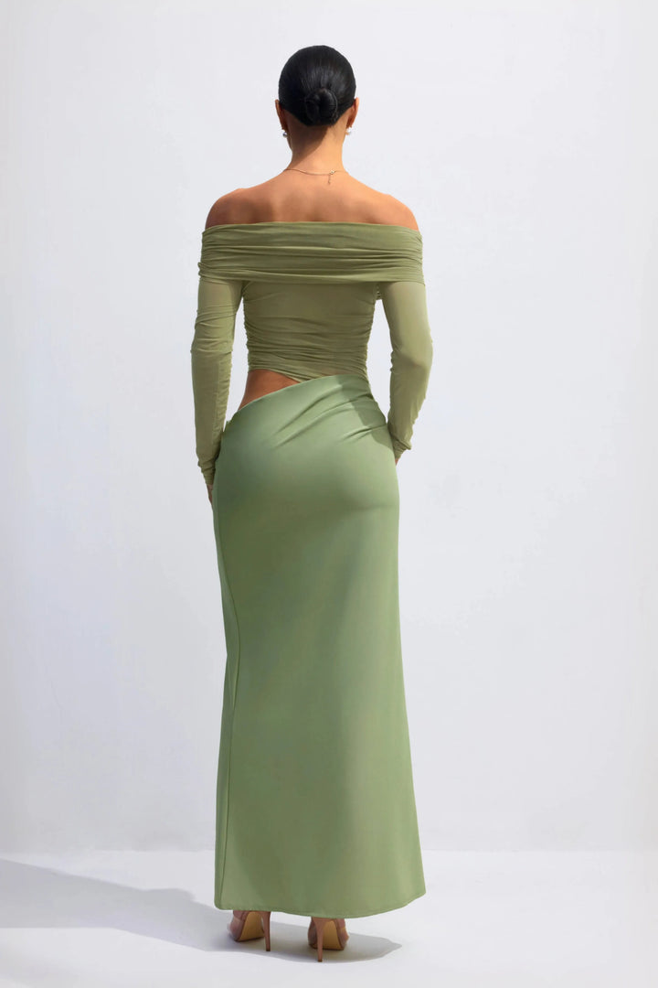 Panthère – The Bold Elegance Cut-Out Gown